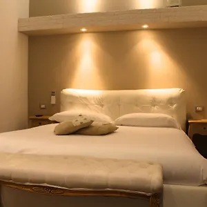 Royal 2*, Roma Italia